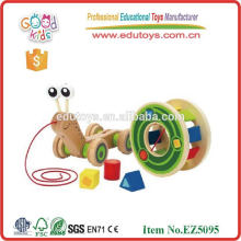 Nouveau produit kids funny toy éducatif en bois OEM Snail Tri rouleau Toy jouet enfant EZ5096